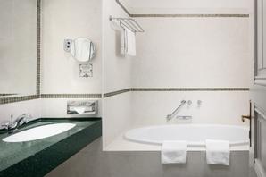 Hotel Paris Prague | Prague 1 | Klimt Suite - bathroom